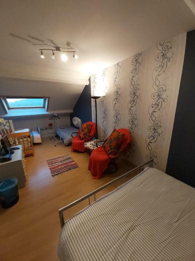 Claire De Meuse Cozy Apartment Detox With River And Hills Anhée Eksteriør bilde